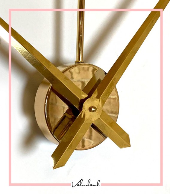 ساعت دیواری سیگنال طلایی متالیک