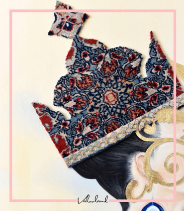 تابلو ملکه تاجدار زمینه سرمه ایی