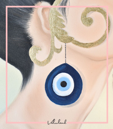 تابلو ملکه  تاجدار زمینه کرم