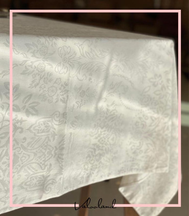 رومیزی باغ گل